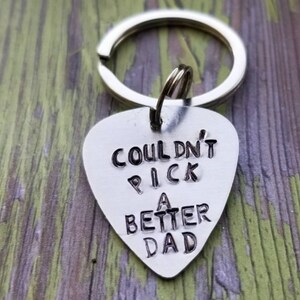 couldn&#39;t pick a better dad keychain, Dad gift, personalized gift for men, guitar pick key chain, guitar gift personalized