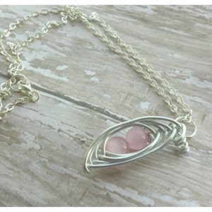 Momma pea pod necklace,   peas in a pod,  peapod necklace,  pea pod jewelry,  silver pea pod necklace,  mothers necklace, gift for mom