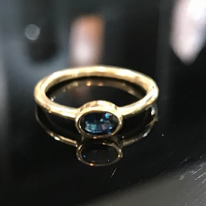 Beautiful Blue Sapphire Ring in 14K Solid Gold