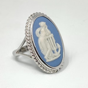 Vintage Wedgwood Sterling Silver Light Blue Cameo Ring   |   Size 6