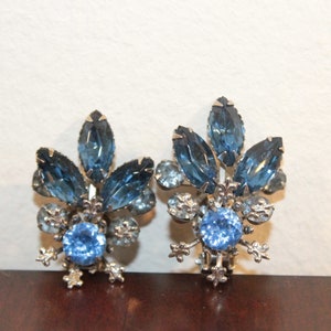 Shades of Blue Rhinestone Brooch and Earrings bild 4