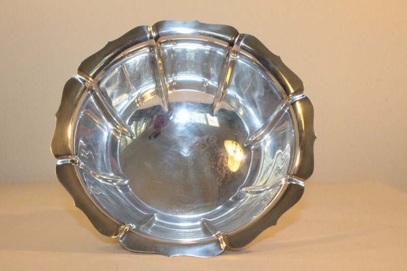 Round Silver Plate Bowl With Fluted Edges and Pedestal Base Etsy