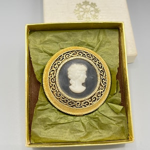 Vintage Max Factor Cameo Compact with Mirror, Powder and Puff in Original Box