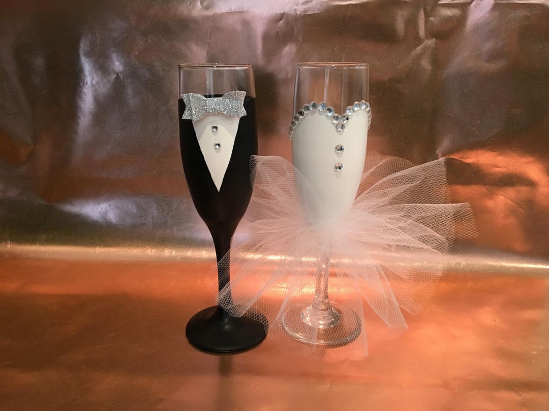 Champagne Glasses, Bride and Groom Champagne Glasses, Hand Painted