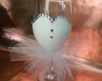 Bride Wine Glass, Hand Painted Bridal Wine Glass, Wedding Wine Glasses, Bachelorette Party Wine Glass