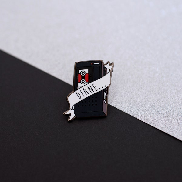 Pin's Twin Peaks Lynch Diane Recorder / cassette player recorder tape / hard enamel pin badge pin