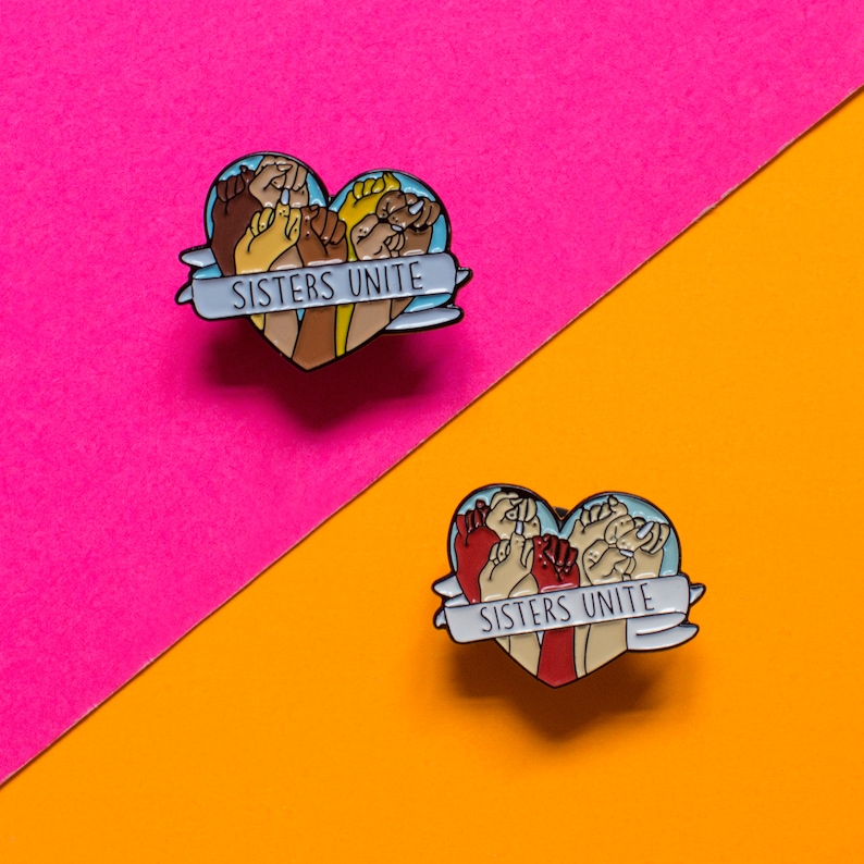 Pin's Sisters Unite sorority feminist heart / sororité unité coeur féministe / hard enamel pin badge épingle image 1