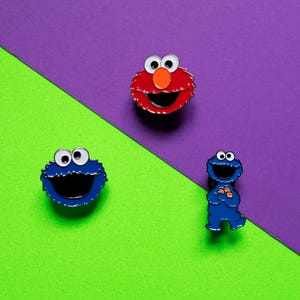 Pin&#39;s Sesame Street / Monstre Mignon Elmo Cookie Monster / hard enamel pin badge épingle