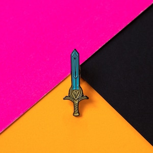 She-Ra and the Princesses of Power She Ra&#39;s Sword Pin / She-Ra: Princess of Power Sword / hard enamel pin badge