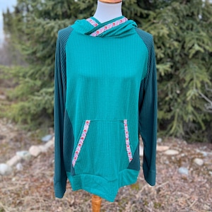 Extra Large Ladies Summit Qaspeq (Kuspuk) with Micro Grid Fleece, Green Spring