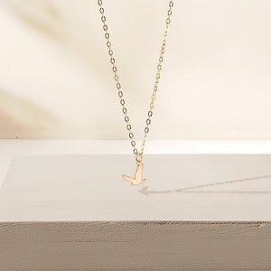 Hawk Necklace Bird Pendant Jewelry Gift for Her American Eagle Charm Necklace Animal Pendant Bird Jewelry for Nature Enthusiasts
