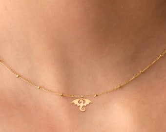 Collar con dije de dragón Colgante de dragón dorado Joyería de fantasía Cadena de cuentas Collar de mitología Regalo para amantes de los dragones chinos Collar de dragón