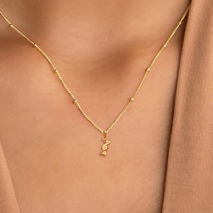 Collana con filamento di DNA su catena di perline, ciondolo a doppia elica, regalo di compleanno per lei, collana di molecole, collana di biologia, collana con ciondolo regalo scientifico