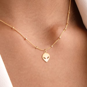 Alien UFO Halskette Wunderlicher zierlicher Schmuck Personalisierte Mutter Halskette 90er Jahre Charme Schrullig Schmuck Individuelle Halskette Geburtstagsgeschenke für Sie