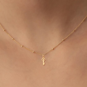 Heart Key Necklace Gifts for Her Key Jewelry Key Necklace Silver Key Charm Necklace Gold Key Pendant Key to My Heart Gift for Girlfriend