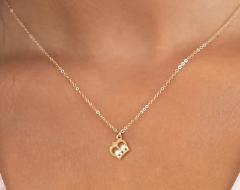 Crown Necklace Gold Crown Pendant Princess Necklace Gift for Her Tiara Charm Birthday Gift Crown Jewelry Queen Necklace Crown Birthday Gift