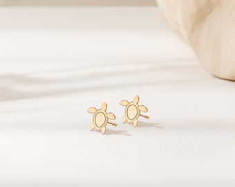Turtle Earrings Sea Animal Jewelry Gift for Her Tortoise Stud Earrings Gold Turtle Earrings Ocean Lover Gift Nature Charm Gift for Daughter