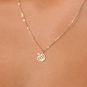 Gold Krone Halskette Minimalist Schmuck Geschenk für sie Königin Krone Anhänger Geburtstag Geschenk Krone Charme Halskette Königin Charme Geschenk für Frau