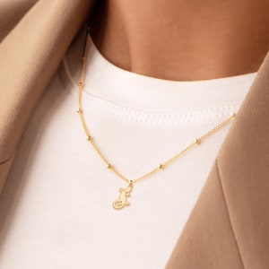 Collar con dije de geco, joyería de oro con forma de animal, regalo para ella, joyería de reptil, colgante de lagarto, dije de geco, idea de regalo de geco