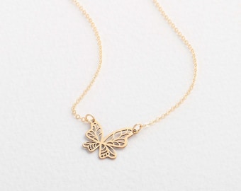 Vlinderketting kleine gouden hanger kralenketting Sierlijke ketting vlinderbedel Cadeau voor haar Vlindersieraden Op de natuur geïnspireerde charme