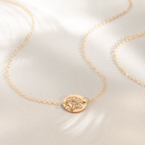 Floral Disc Necklace Wildflower Birthflower Jewelry Personalized Floral Necklace Bridesmaid Gift Mother Daughter Gift Flower Necklace