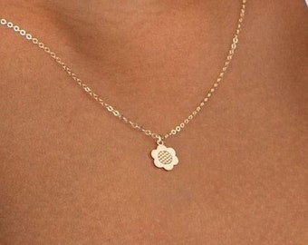 Sunflower Necklace Gold Charm Flower Jewelry Dainty Pendant Birthday Gift For Her Sunflower Gold Birthflower Necklace Gift For Mom
