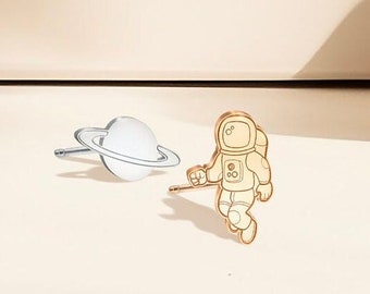 Astronaut & Saturn Earrings, Dainty Earring, Gold Earrings, Handmade Jewelry, Simple Gold Earring, Unique Space Earrings, Saturn Earrings