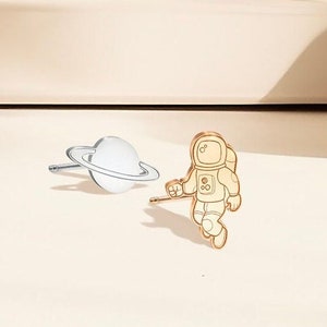 Astronaut & Saturn Earrings, Dainty Earring, Gold Earrings, Handmade Jewelry, Simple Gold Earring, Unique Space Earrings, Saturn Earrings