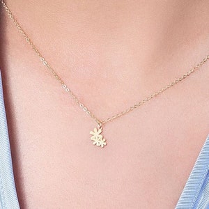 Flower Necklace Daisy Necklace Birthflower Necklace Daisy Charm Floral Necklace Gift for Her Birthday Gift Daisy Jewelry Minimalist Necklace
