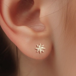 Compass Earrings Gold Compass Charm Stud Birthday Gift For Mom Star Earrings Star Studs Compass Jewelry Gift For Her Kompass Stud Earrings