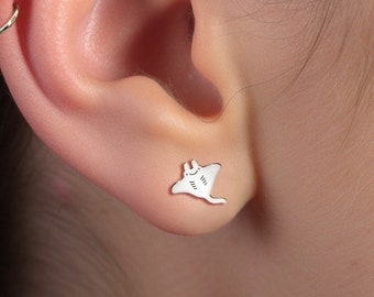 Manta Ray Earrings, Animal earrings, Whimsical earrings, Cute Manta ray Earrings , Beach Stud Earrings, Sea Creature Earrings, Gifts for Her