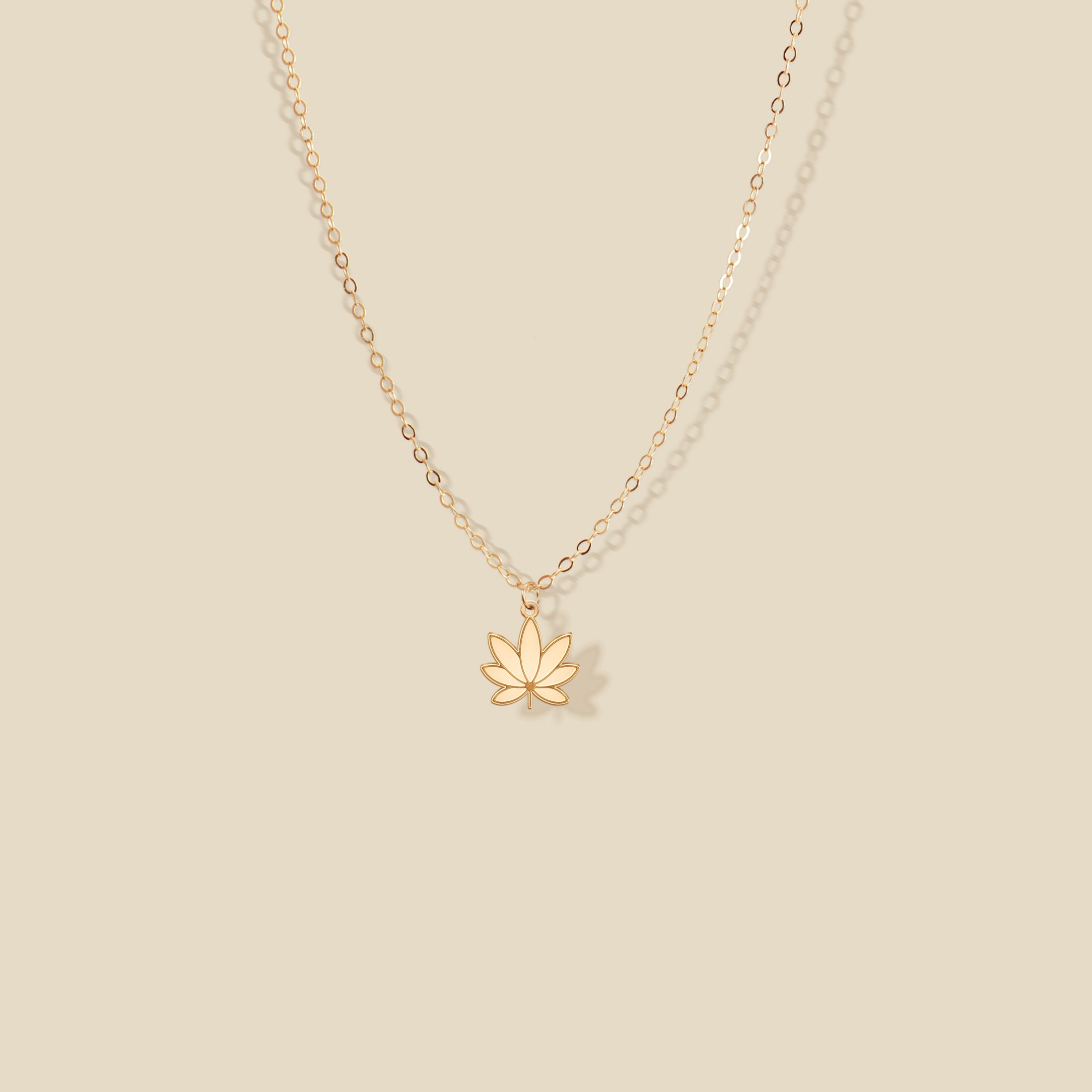 マリファナの葉のネックレス 刻印ペンダント 彼女へのギフト 植物