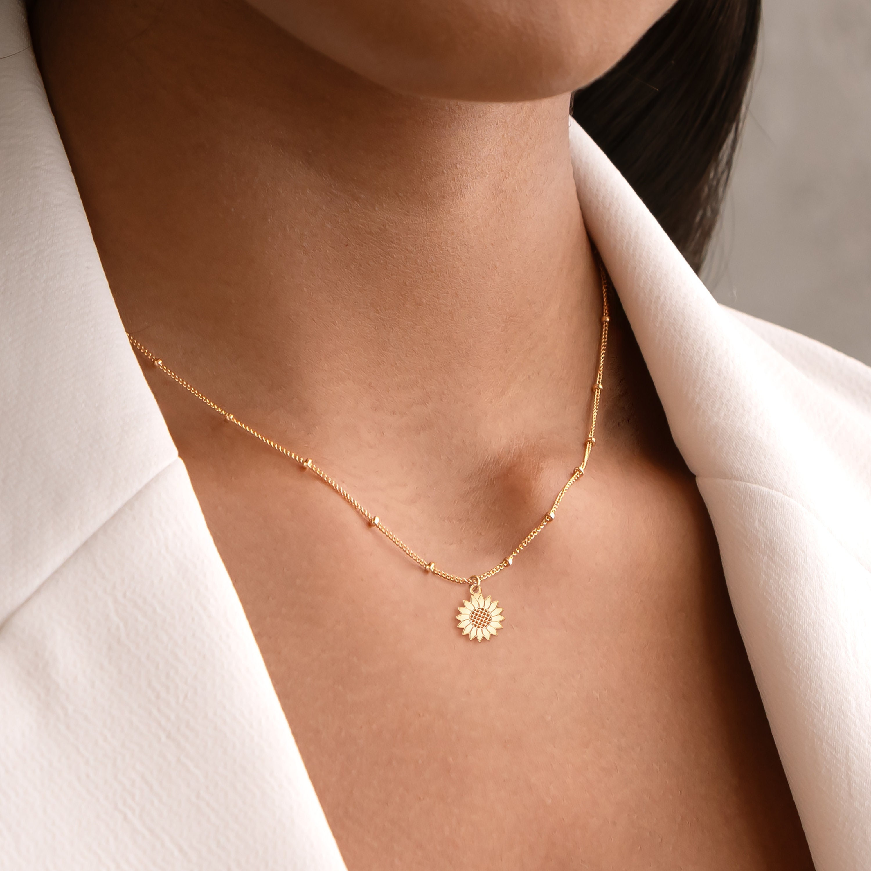 Sunflower Pendant Necklace Dainty Floral Jewelry Flower Necklace Sunflower Jewelry Flower Pendant Gold Sunflower Floral Necklace