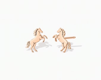 Oorbellen met bedeltje van een steigerend paard: massief 10K of 14K goud, handgemaakt, een prachtig cadeau voor haar in westernstijl.