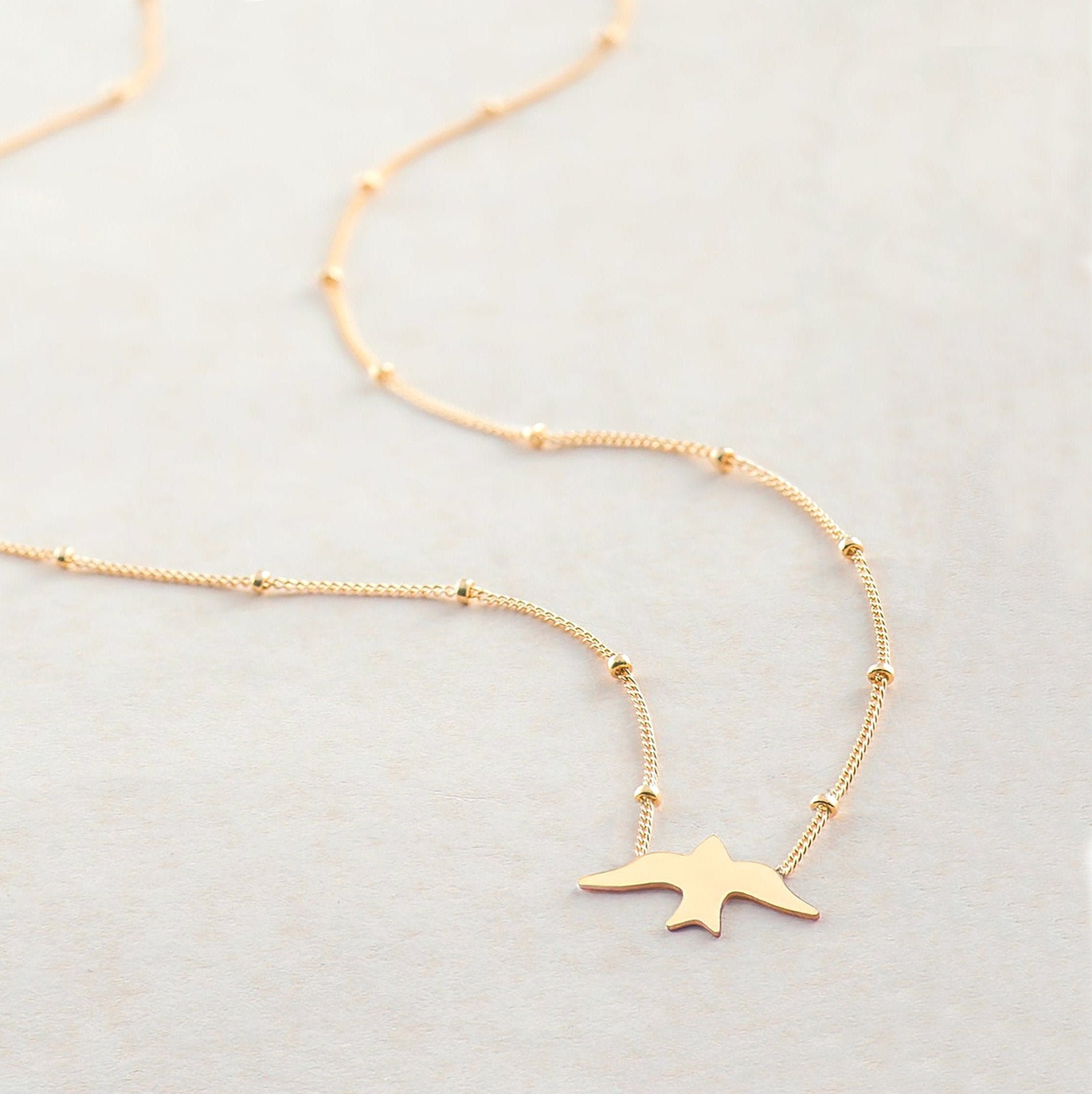 Dove Necklace Gold Pendant Bridesmaid Gift Wedding Jewelry Bird Charm Necklace Swallow Necklace Beady Chain Animal Jewelry Confirmation Gift