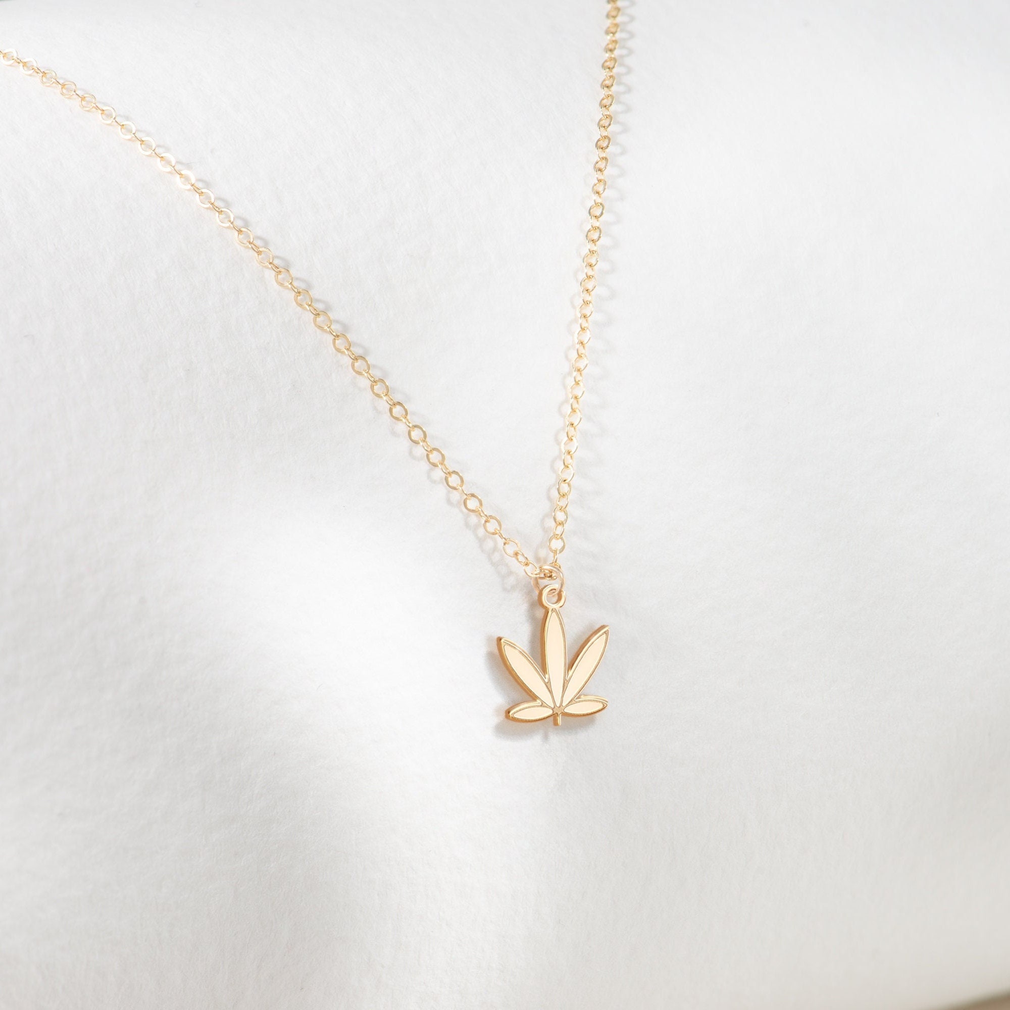 ポットリーフネックレス 大麻ネックレス マリファナリーフペンダント