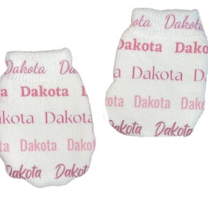 MITTENS! Newborn no scratch Mittens with NAME. Boy or Girl! Perfect Shower / Newborn Gift! Every Baby Needs. Every Mom Loves!