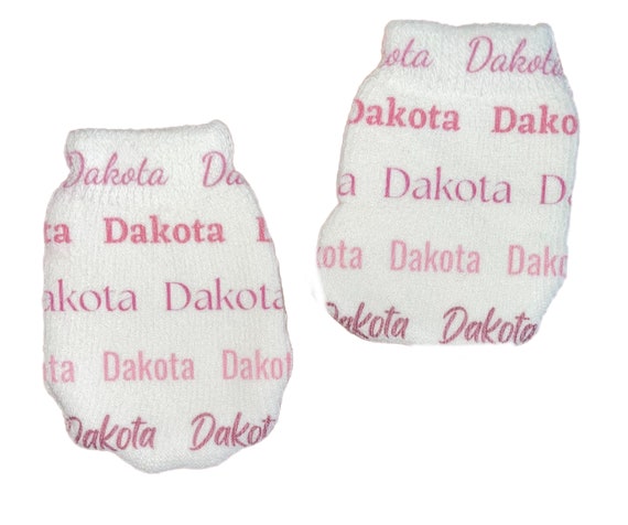 MITTENS! Newborn no scratch Mittens with NAME. Boy or Girl! Perfect Shower / Newborn Gift! Every Baby Needs. Every Mom Loves!