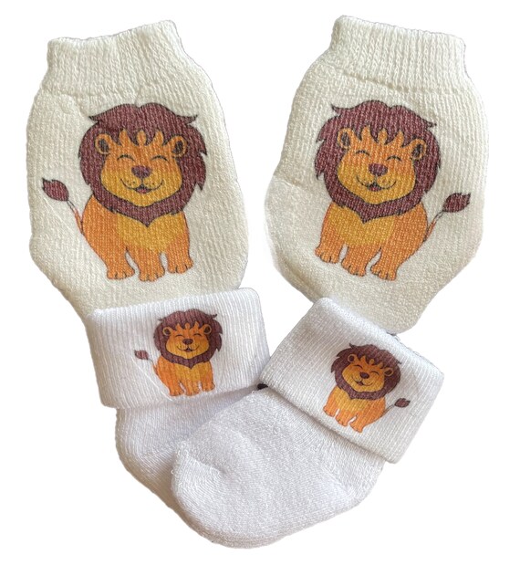 MITTENS & Sock Option Newborn no scratch Mittens With Lion.Boy or Girl! Perfect Shower / Newborn Gift! Every Baby Needs. Cute Baby Gift!