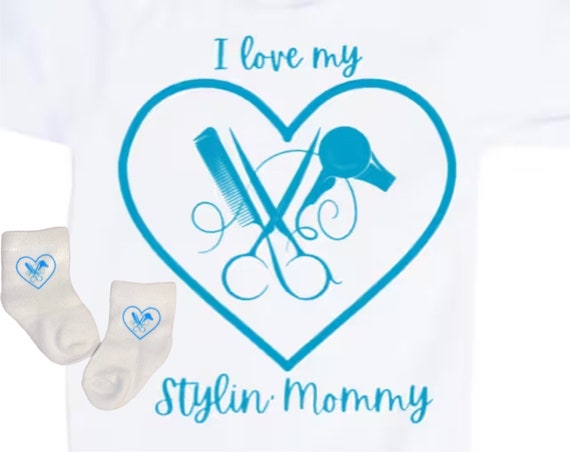 Baby Bodysuit with I Love My Stylin Mom with Scissors, Comb and Blow Dryer. Option to add Socks. Perfect for Hairdresser Baby. 1st Keepsake!