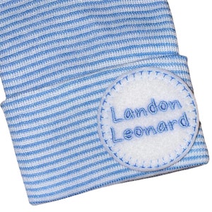 名前入りモノグラム新生児病院帽子！男の子用または女の子用！帽子とアップリケの色をお選びいただけます。初めての記念品！とってもかわいい！パーソナライズ！