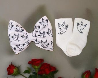 Baby/Toddler/Child Cute Dove Socks. Multiple sizes offered. Choose from 0-6 months to 14 years. Cute Gift!