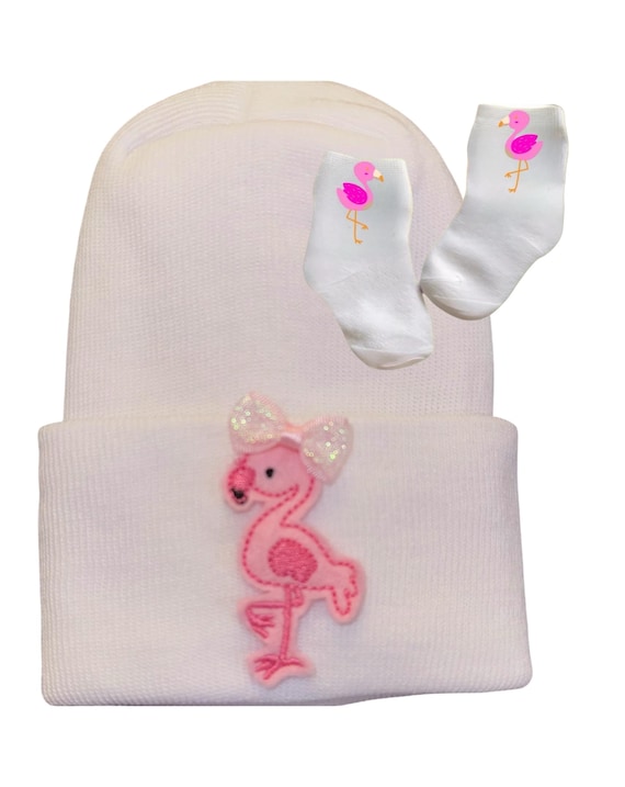Newborn Hat, no scratch mitts and socks with Flamingo on them