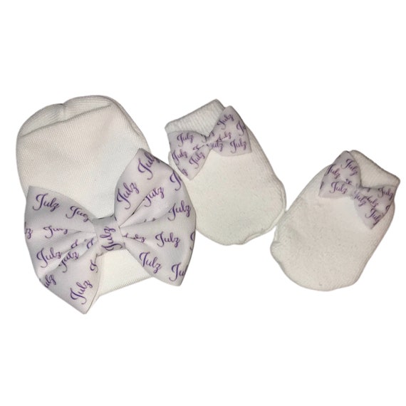 Girls Bow Hat and Newborn Mittens with NAME!  Custom Made Fabric Bow. Newborn Hospital Hat. Newborn Hat. Infant Beanie. EXCLUSIVE