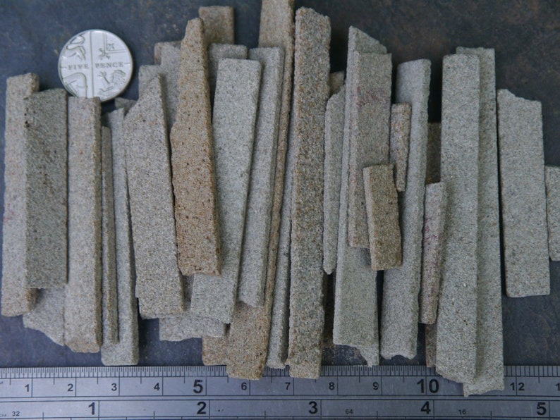 25 sq ins REAL Grey Stone Offcuts for Dolls Houses, Models & Railways image 1