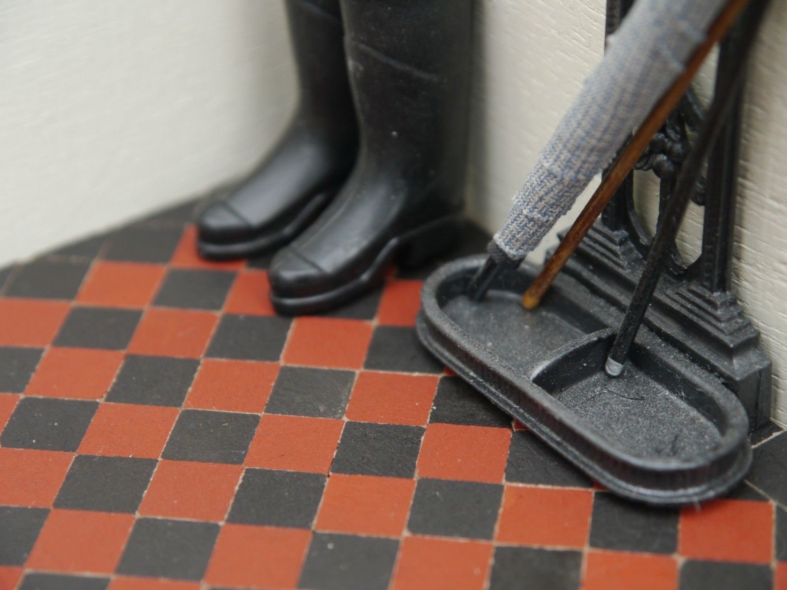 1:12th CHARCOAL BLACK 1/3" Victorian Path / Porch Dolls House Floor Tiles( pk of 100)