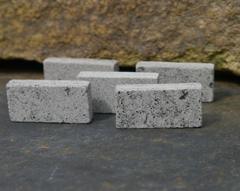 10 Betonsteine im Maßstab 1:12