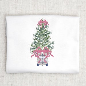 Christmas Embroidery Design, Tree with Ribbon and Bow Machine Embroidery Design. Holiday Machine Embroidery, xmas embroidery