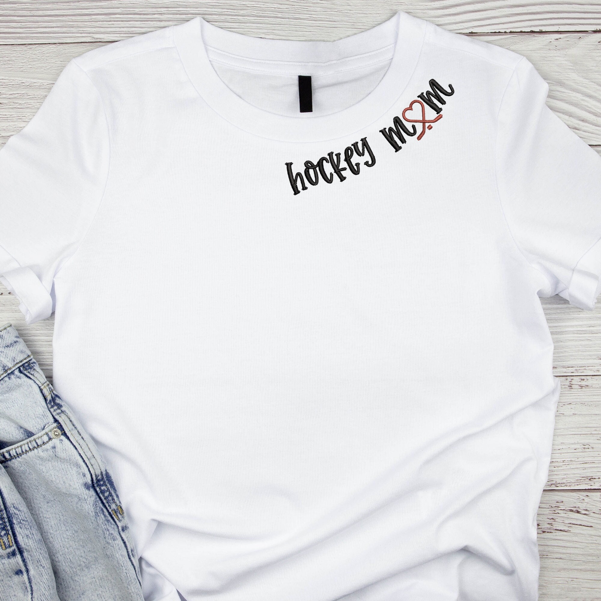 Motif de broderie maman hockey, fichier de conception de broderie jockey pour broderie Machine, broderie numérique, broderie collier maman hockey