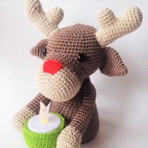 Reindeer with candle PDF crochet pattern image 1